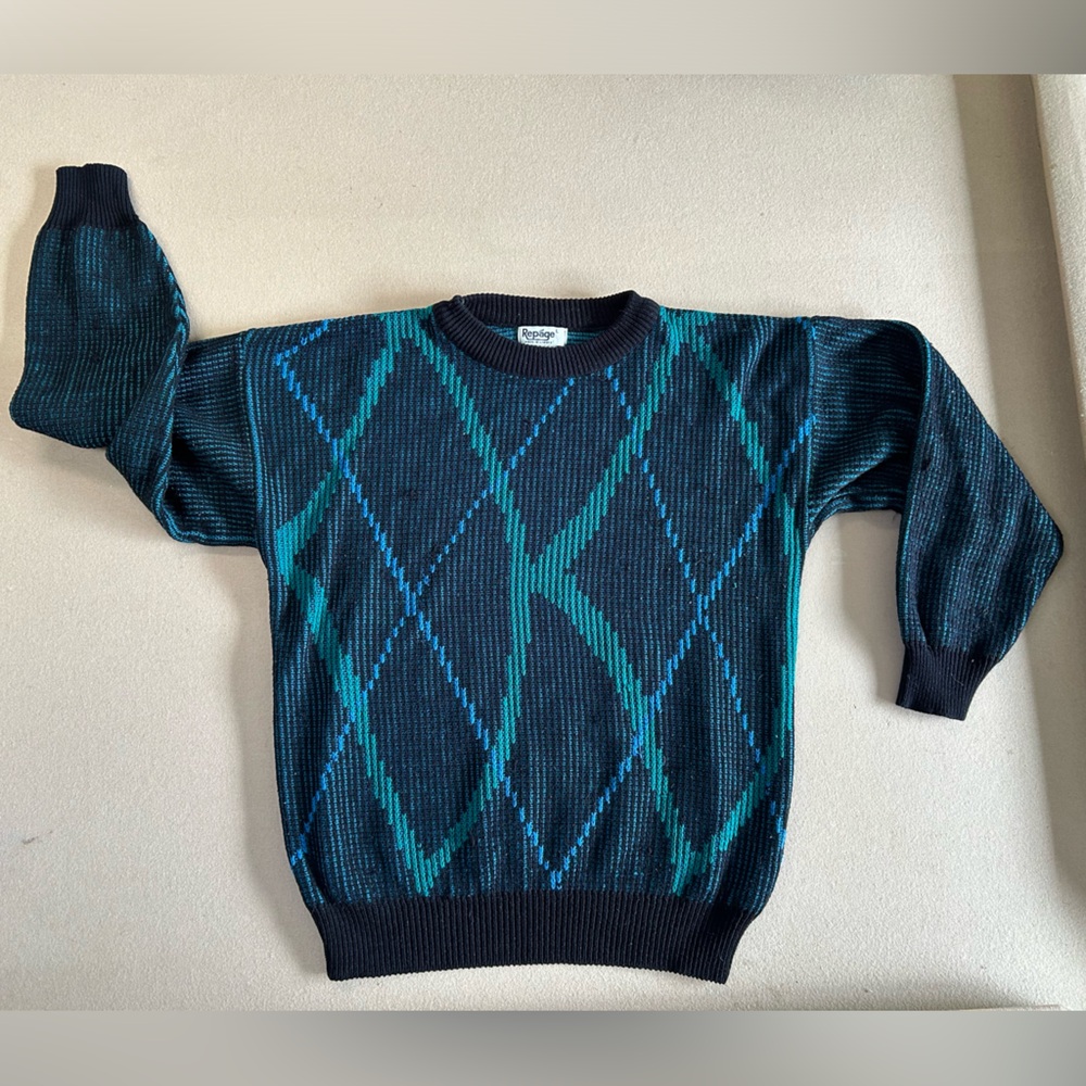 Size large repage sweater